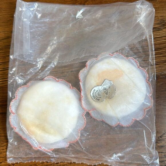 Vintage new in packaging two Christmas poinsettia sachets - Picture 4 of 5